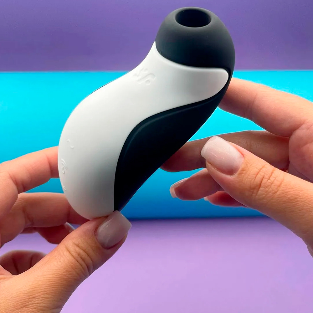 ВАКУУМНЫЙ СТИМУЛЯТОР КЛИТОРА С ВИБРАЦИЕЙ SATISFYER ORCA